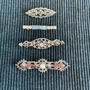 Vintage Brooch Set